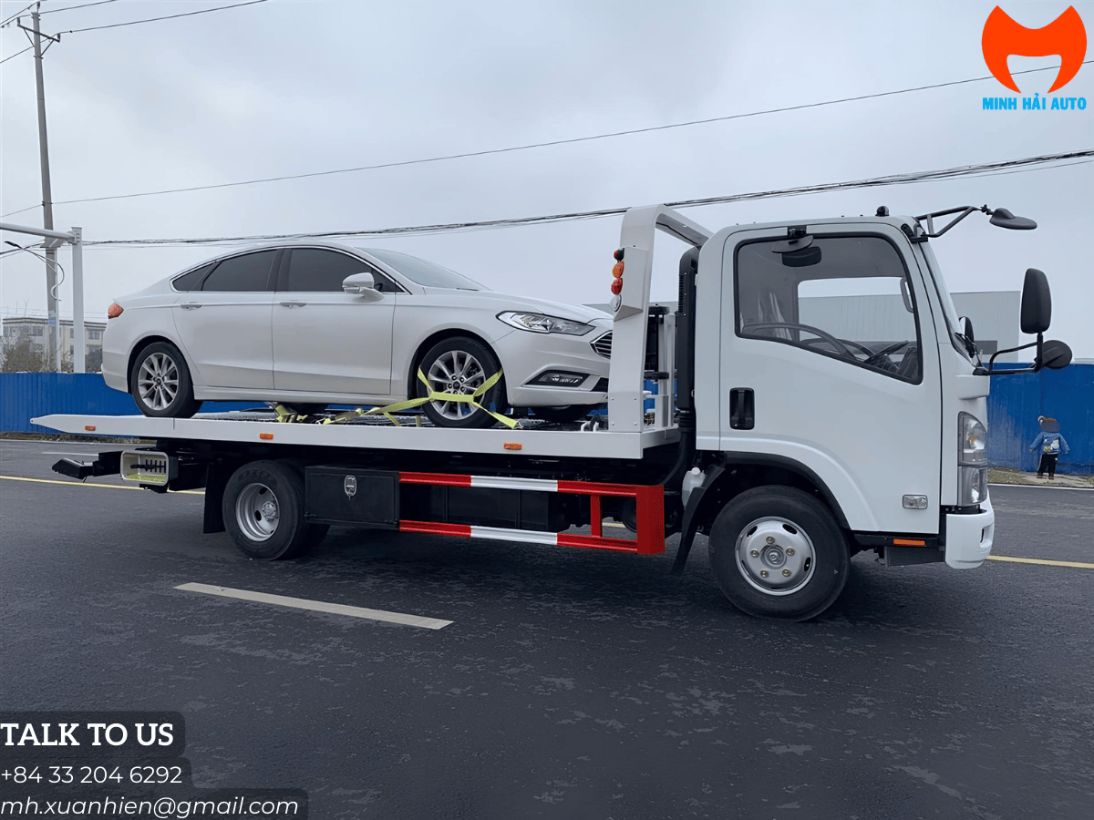 Xe cứu hộ giao thông sàn trượt 3 tấn, trang bị càng kéo underlift và tời thủy lực, do Minh Hải Auto cung cấp.