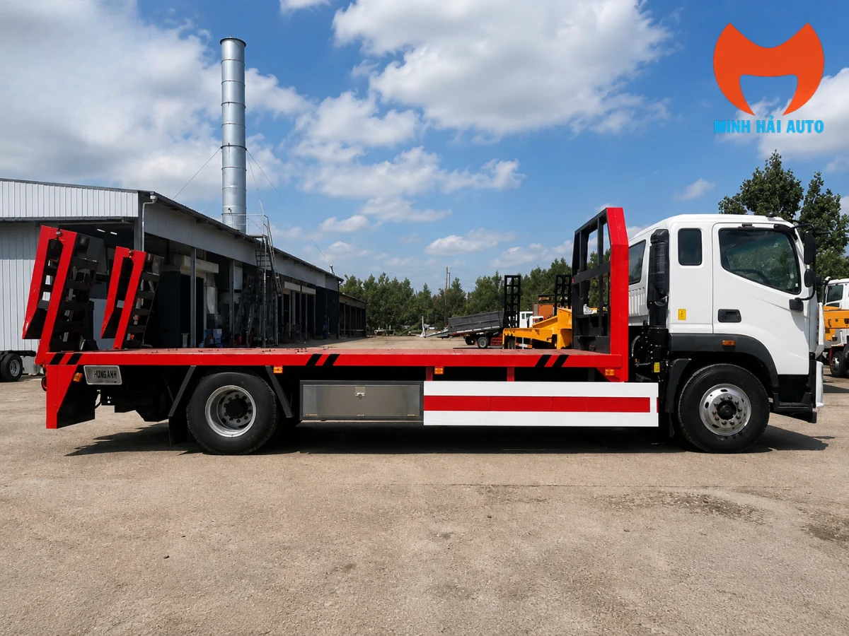 Xe nâng đầu Foton chở máy công trình