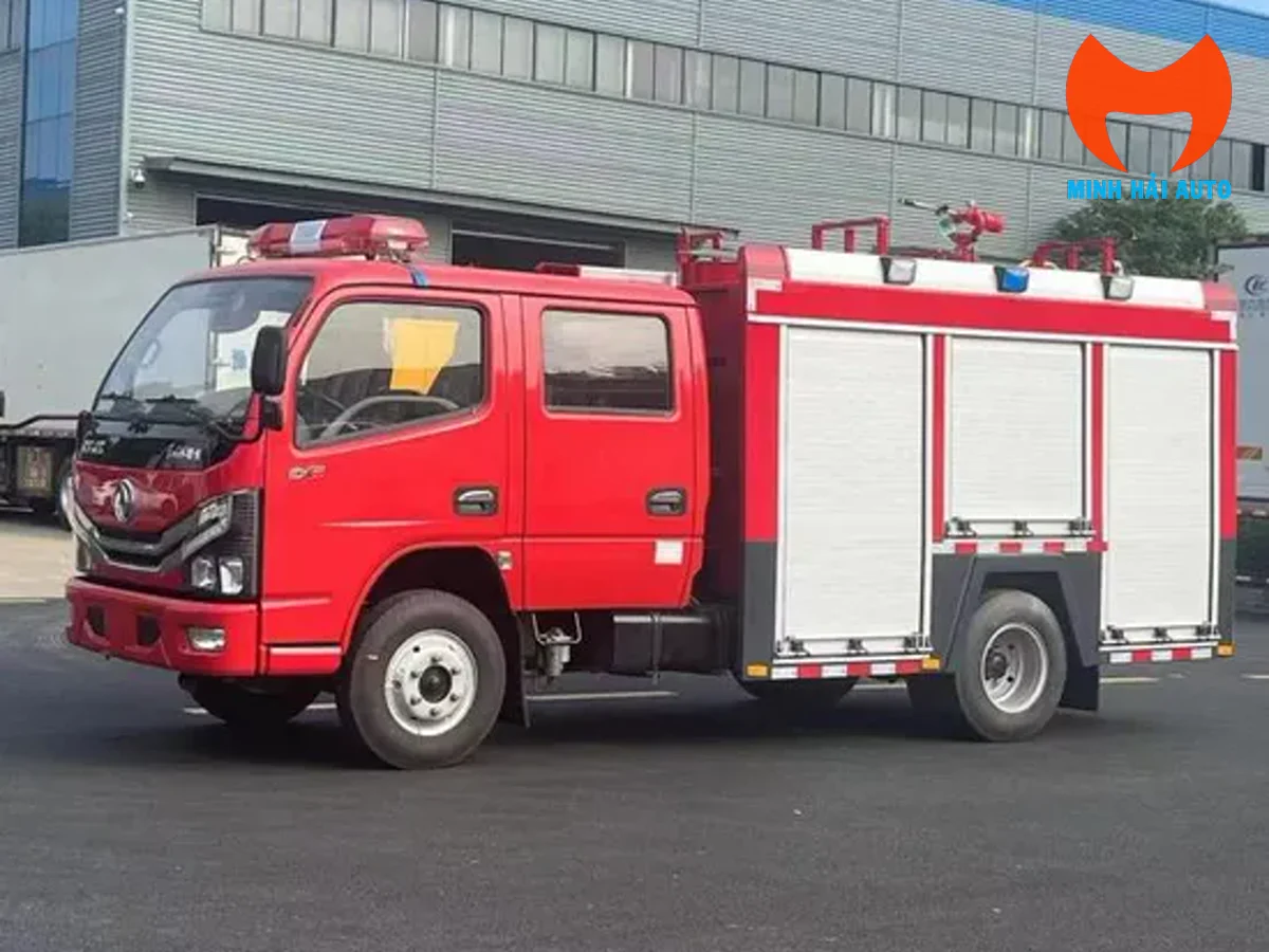 Xe cứu hỏa Dongfeng 5 khối tại khu vực nhà máy