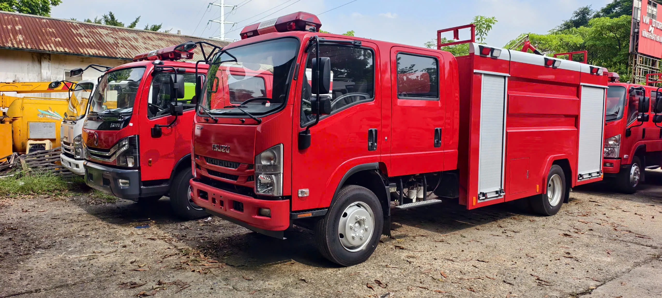 Xe cứu hỏa Isuzu cabin kép cùng đợt hàng với xe Dongfeng 5 khối