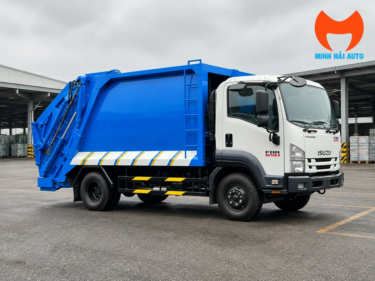 Xe ép rác Isuzu nhìn ngang với thùng chuyên dùng