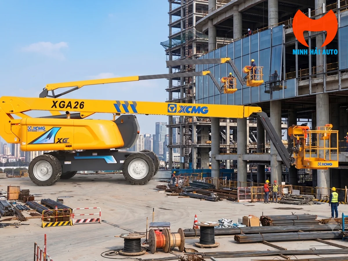 Xe nâng người cần gấp khúc XCMG XGA26 làm việc tại công trường