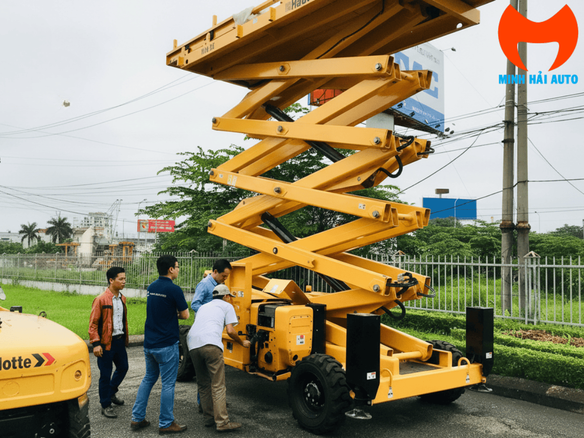 Xe Nâng Người Cắt Kéo 18m Haulotte Chạy Dầu