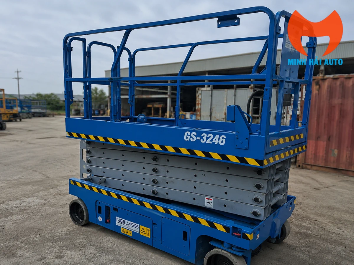 Xe nâng người cắt kéo 10m