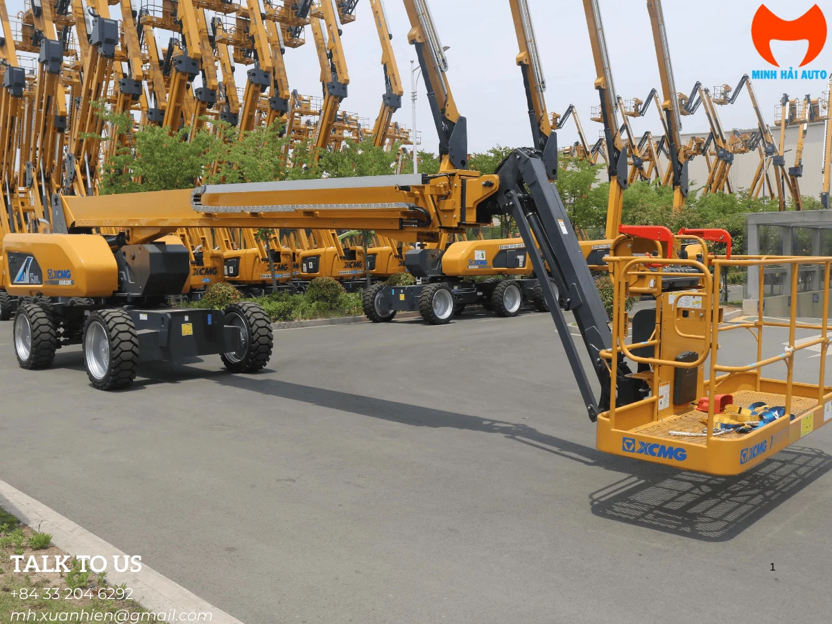 Xe nâng người XCMG và giỏ thao tác tại bãi thiết bị