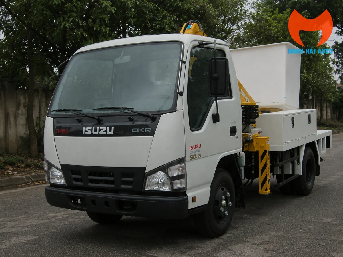 Tổng thể xe ô tô nâng người Isuzu Dasan DAP 105