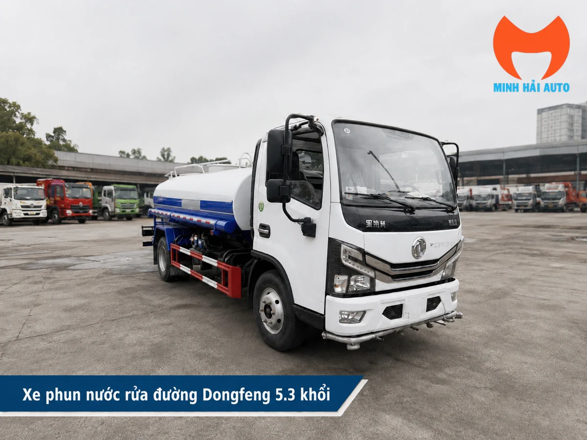 Xe phun nước Dongfeng 5,3 khối nhìn từ phía trước