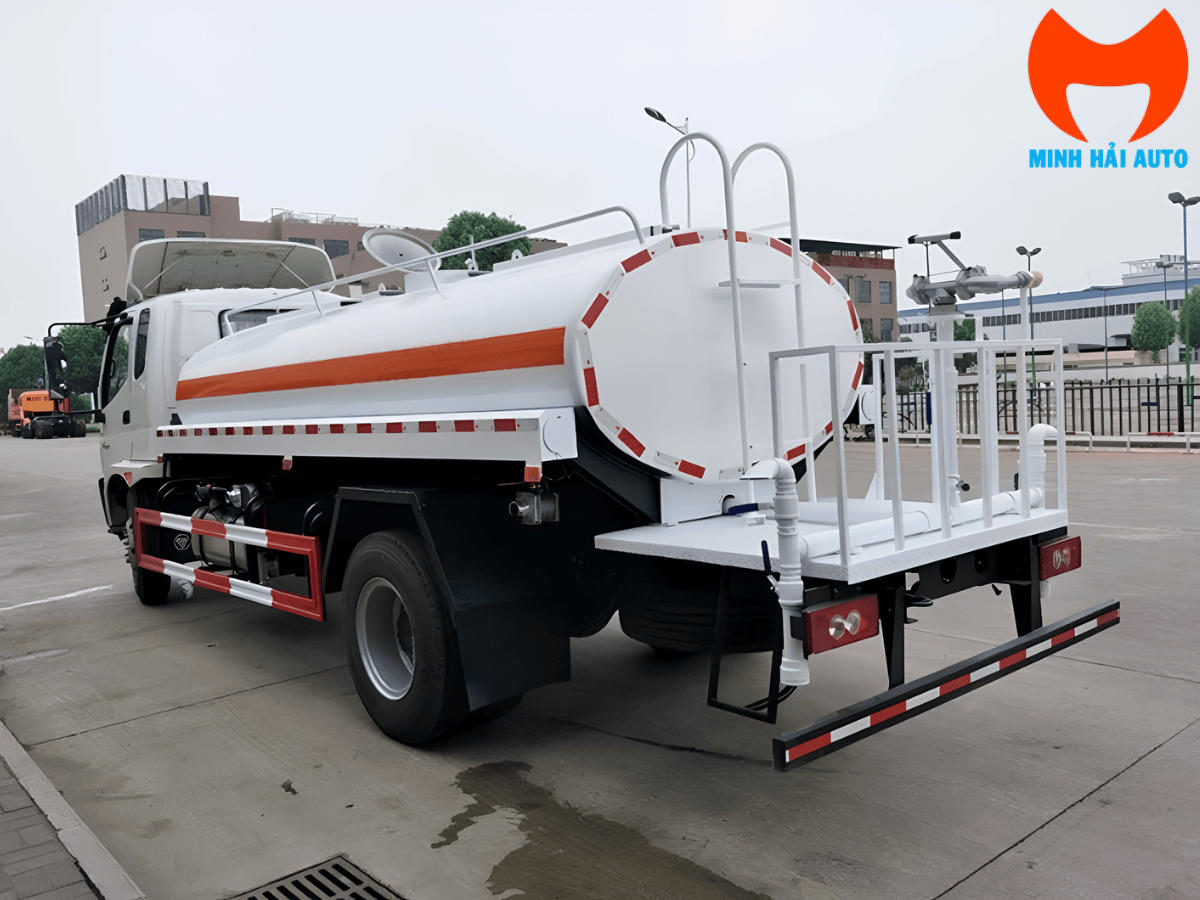 Xe phun nước rửa đường 4 khối