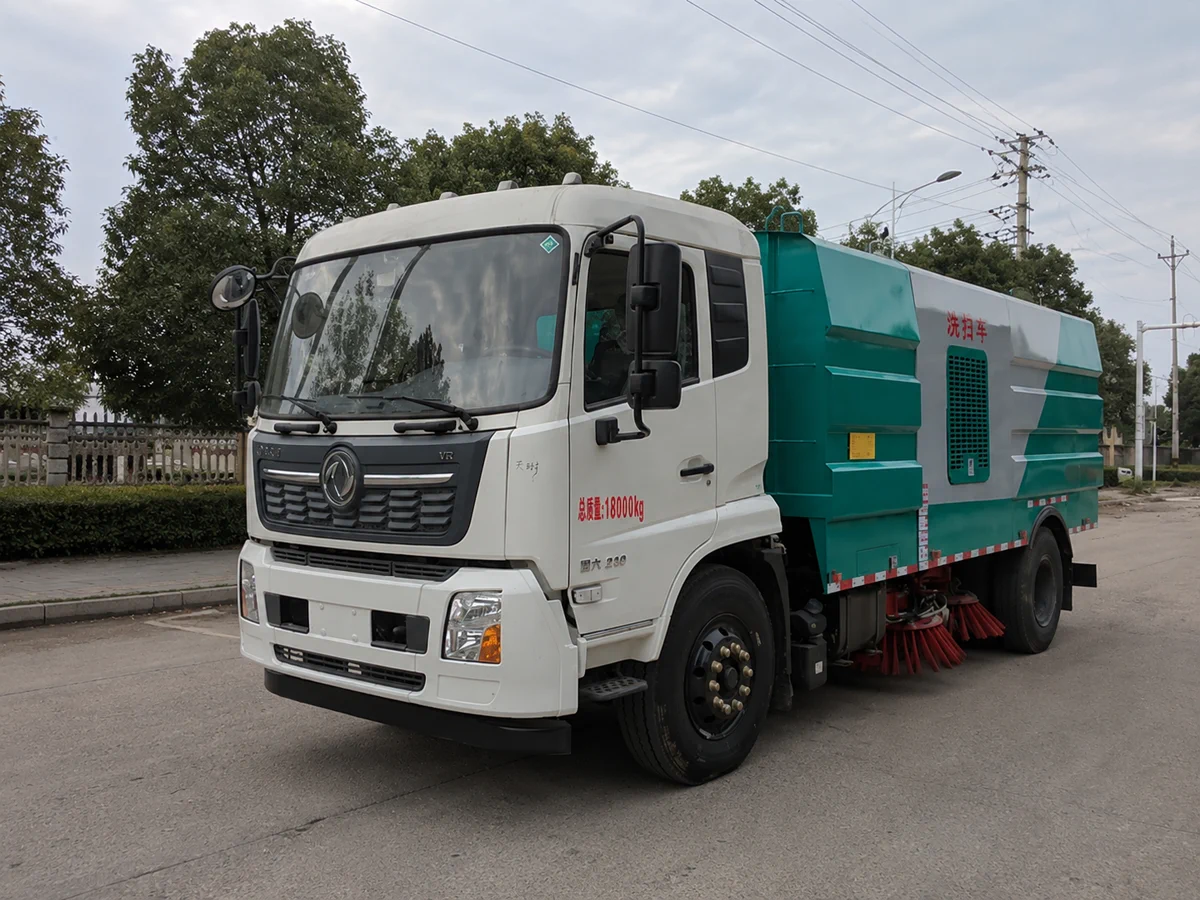 tổng quan xe quét đường Dongfeng 12 khối, chụp góc 3/4 trước xe