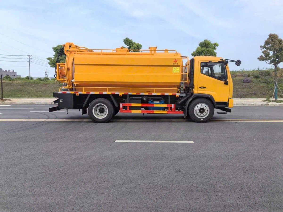 cabin và chassis xe rửa áp lực cao kết hợp hút chất thải