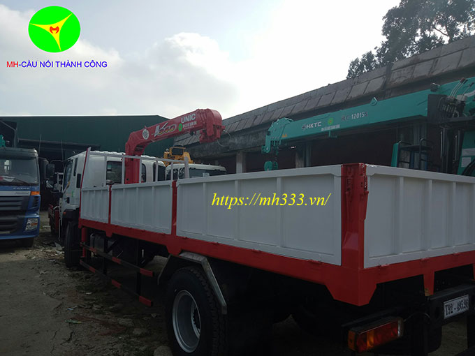 xe tải auman c160 euro 4 gắn cẩu unic 3 tấn