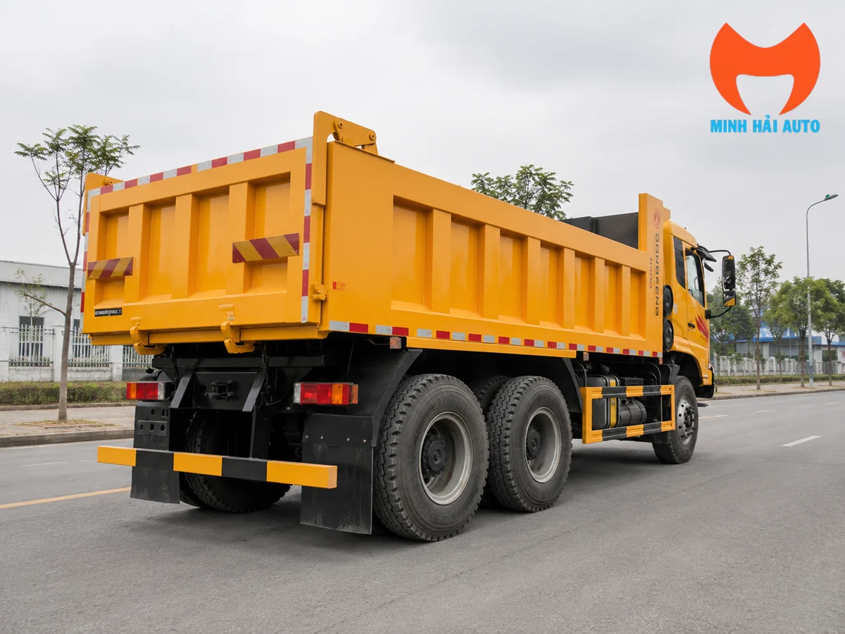 Xe tải ben tự đổ Dongfeng 6x4 thùng khoảng 11 m3