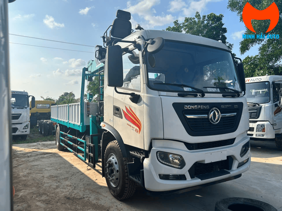 Xe tai Dongfeng B180 gan cau HLC-7016 6 tan 6 khuc doi 2025