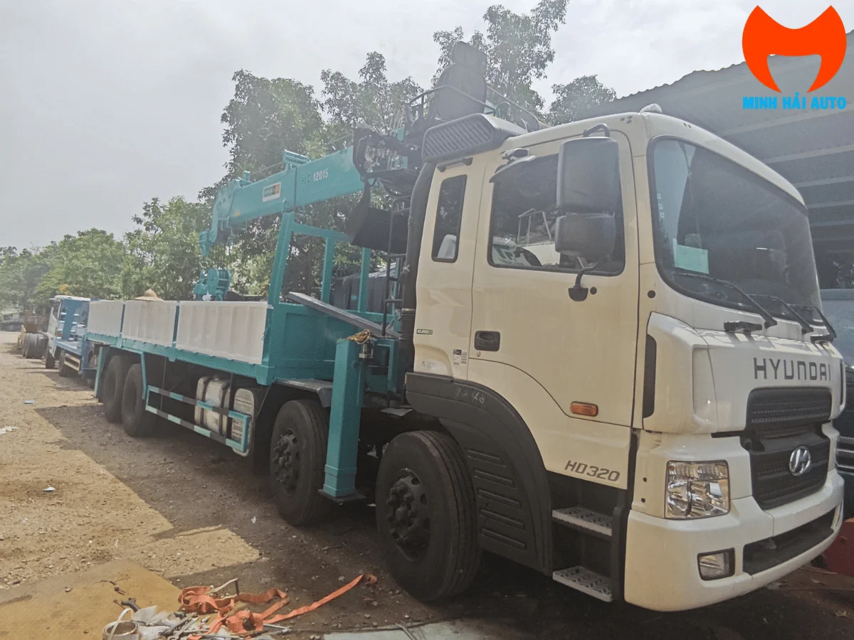 Ứng dụng xe tải gắn cẩu trong xây dựng điện lực cơ khí logistics và khu công nghiệp