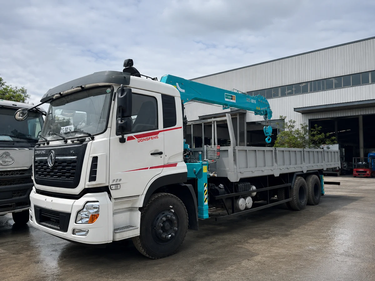 Xe tải gắn cẩu 8 tấn hoàn thiện