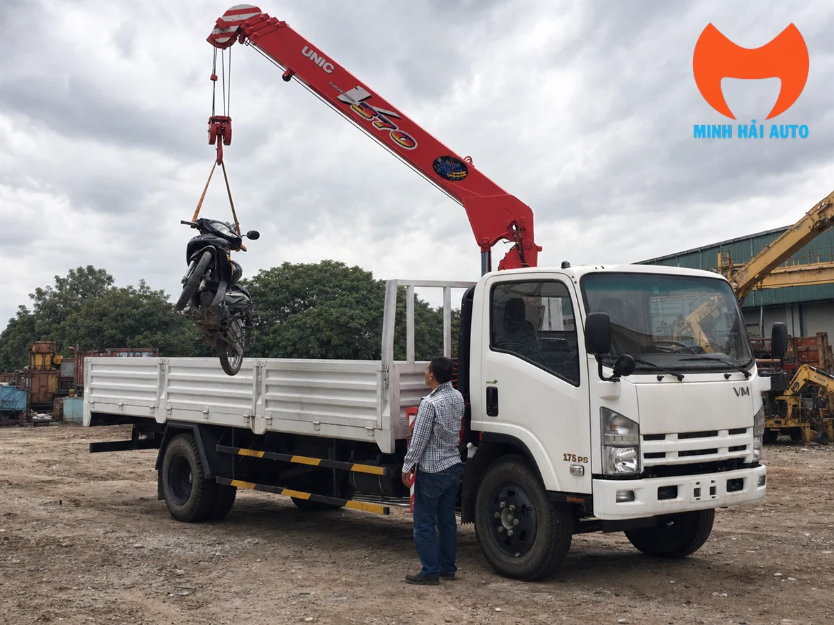 Xe tải gắn cẩu Isuzu Unic 3 tấn thùng lửng chuyên dụng