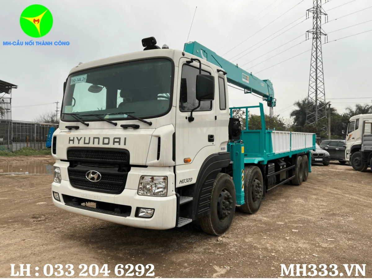 Xe tải Hyundai HD320 gắn cẩu 12 tấn nhìn ngang