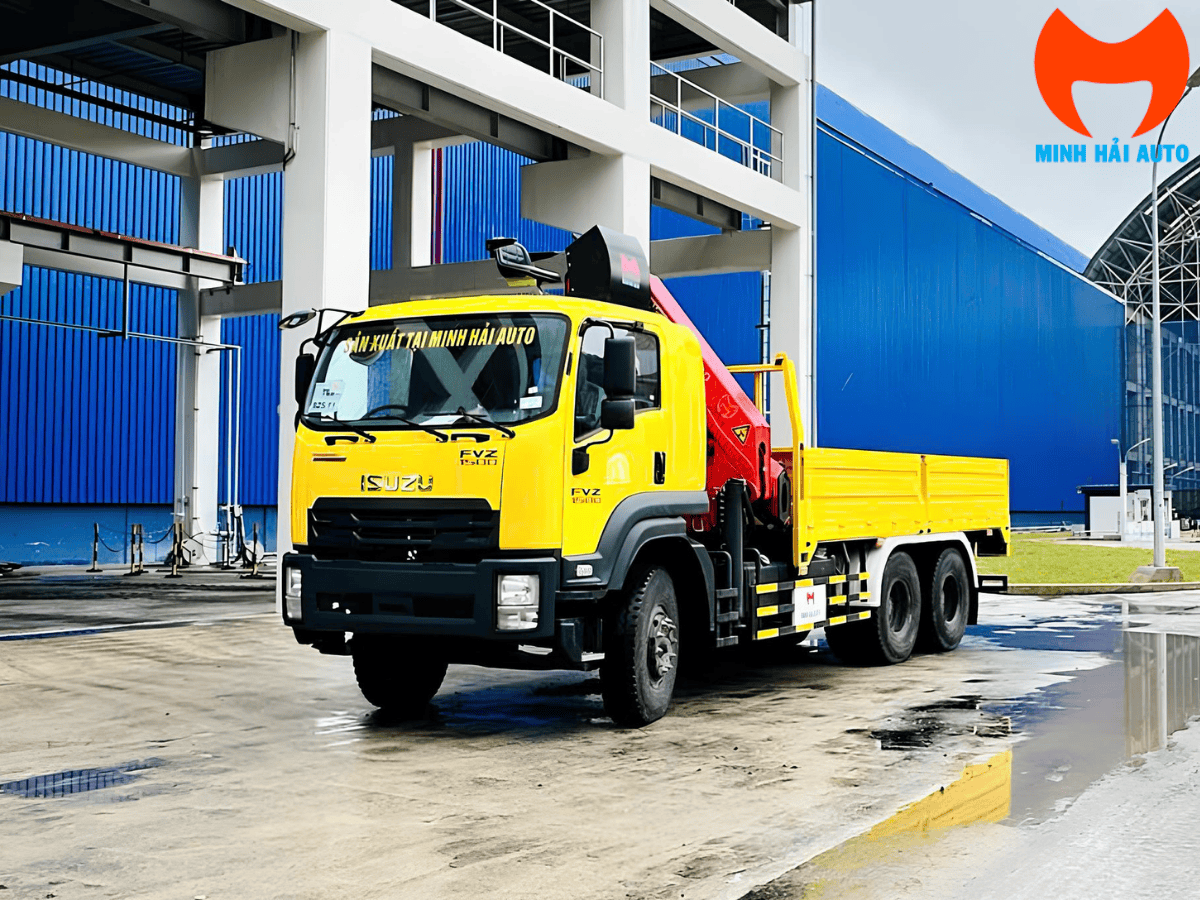 Xe tải ISUZU FVZ Euro 5 gắn cẩu gấp 8 tấn Palfinger PK 18500.