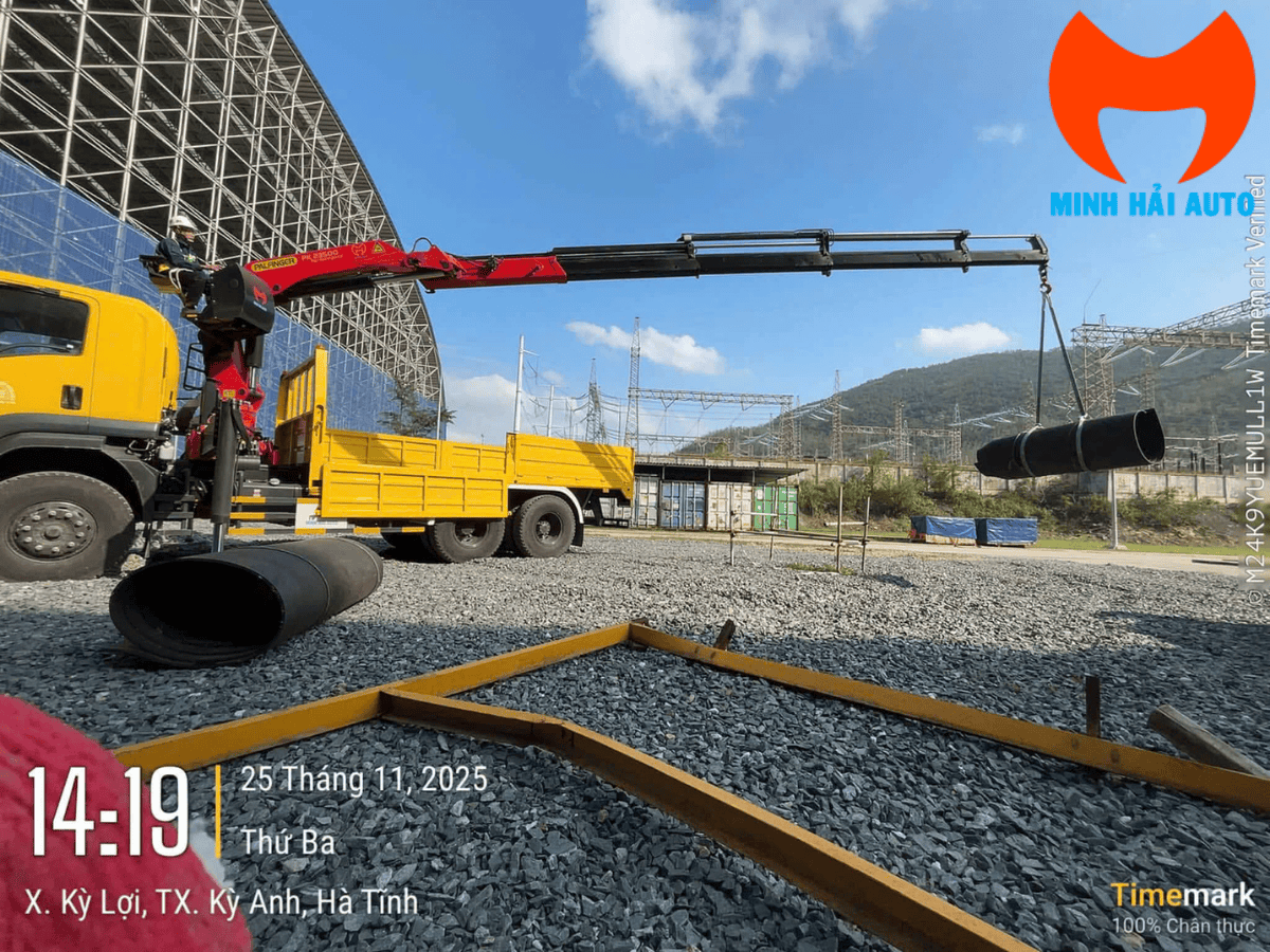 Xe tải Isuzu gác cẩu đập chuột 10 tấn