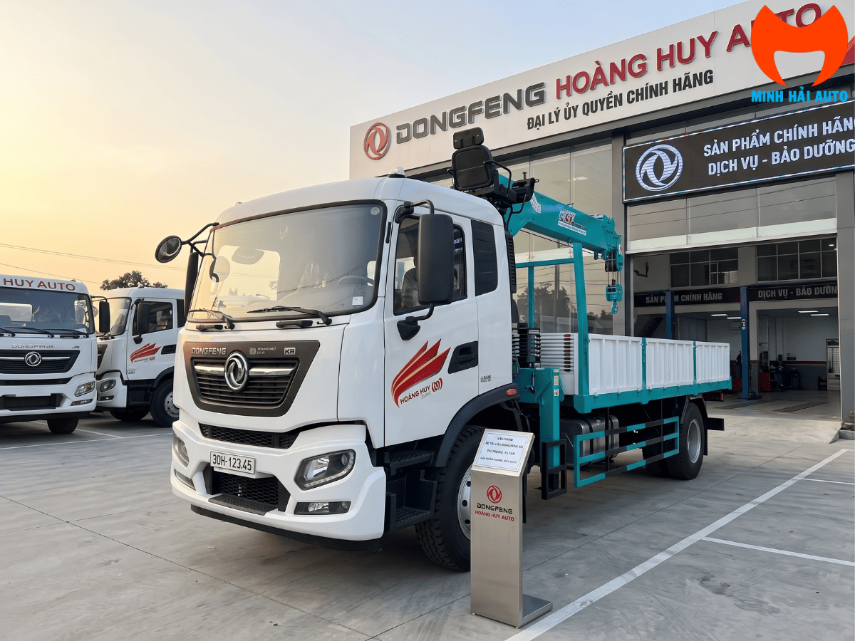 Xe cẩu tự hành 6 tấn 6 khúc Hyundai HLC-7016