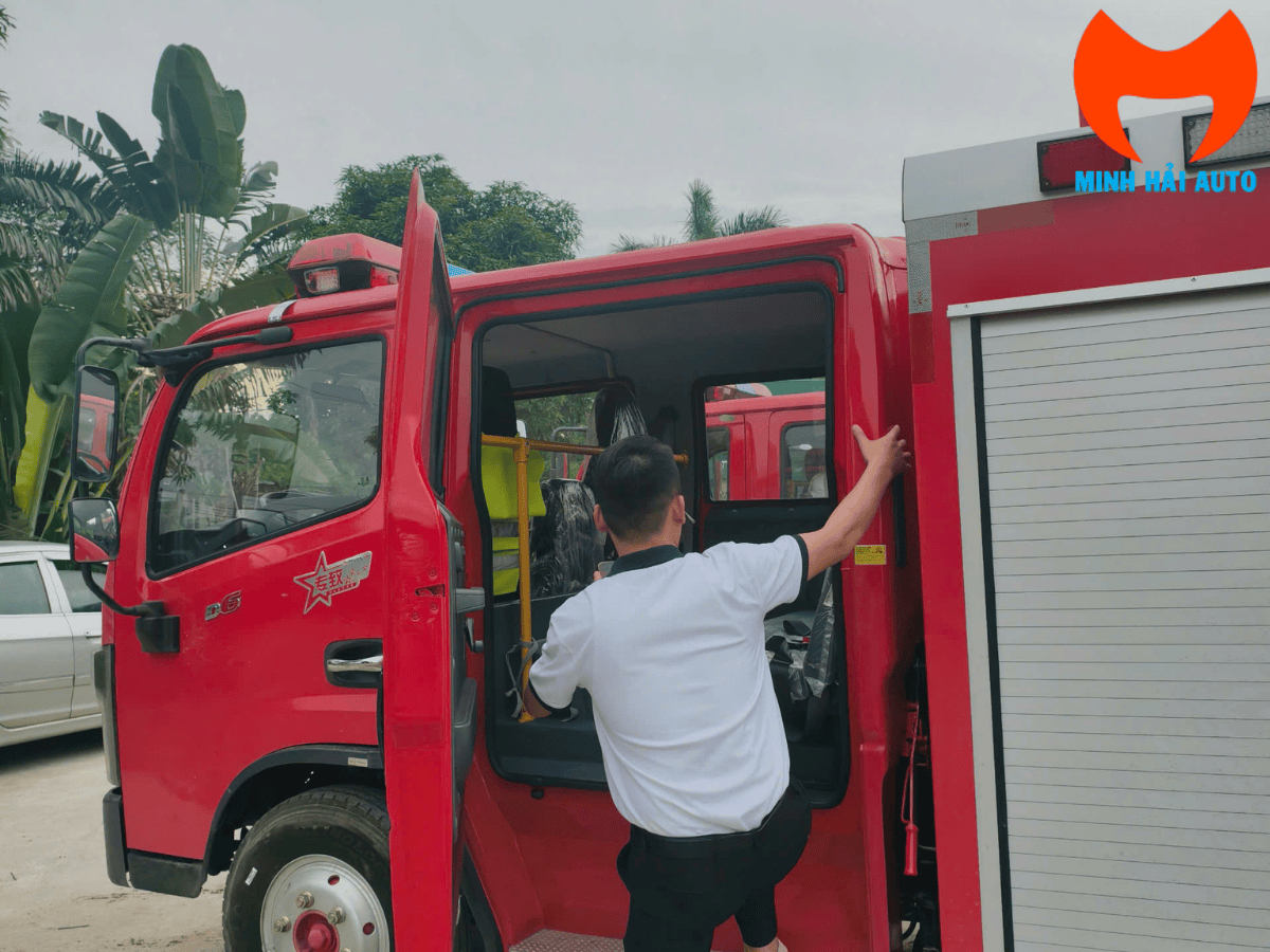 Xe cứu hỏa dongfeng 2 khối rưỡi