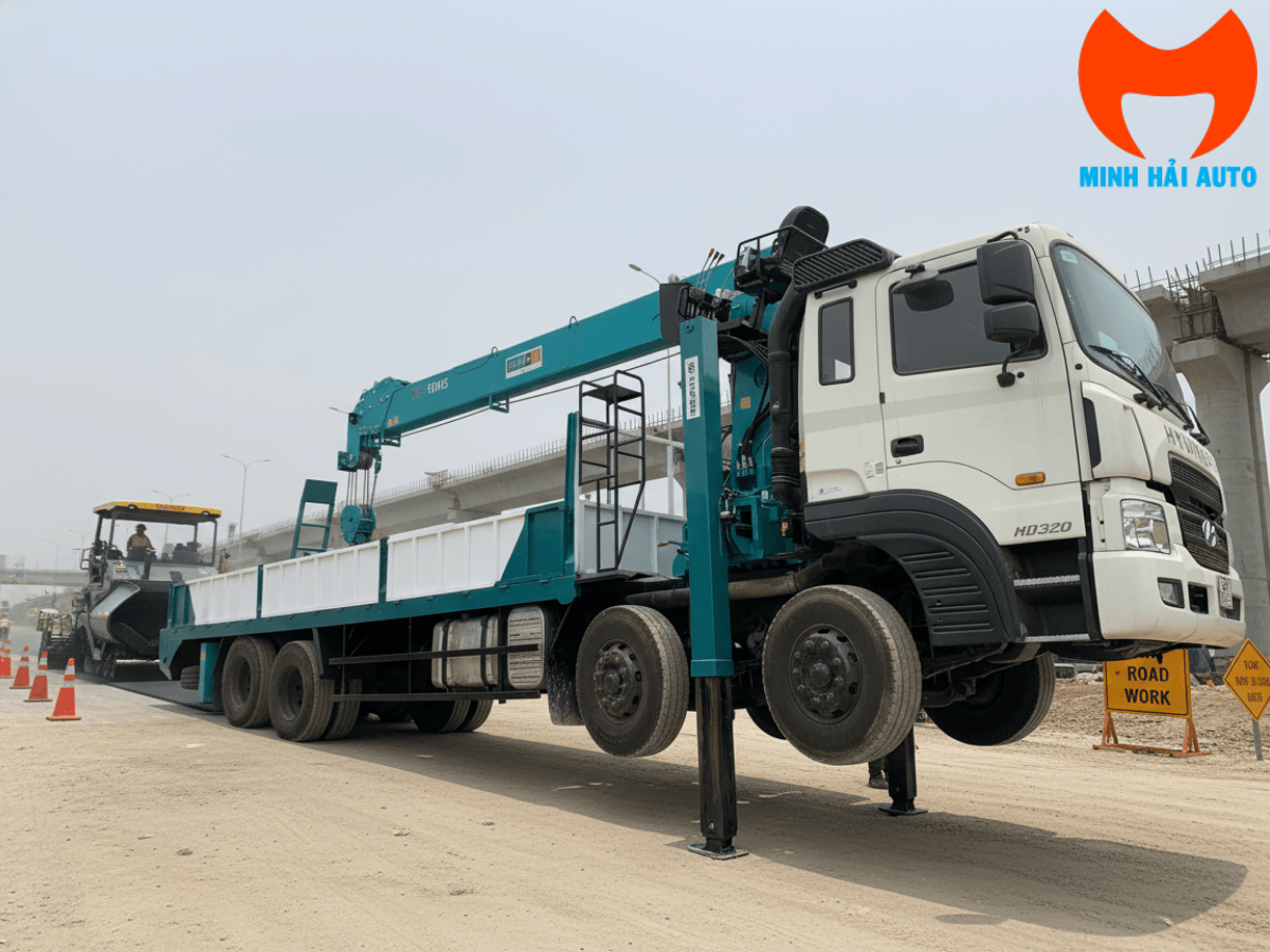 Xe tải gắn cẩu 12 tấn HLC-12015