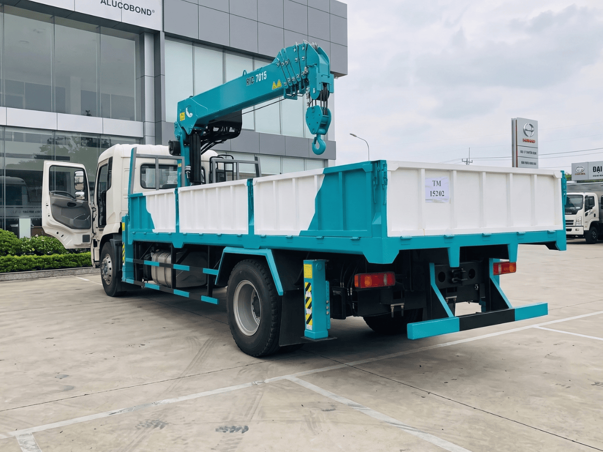 Xe tải gắn cẩu 6 tấn Hyundai Everdigm