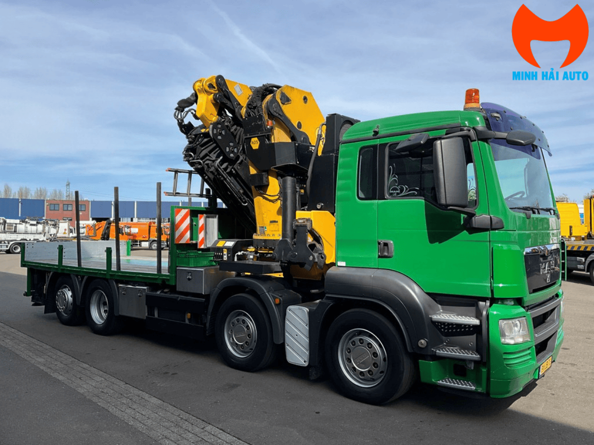 Xe tải Scania gắn cẩu gập Palfinger 30 tấn PK 100002 đang vươn cần mạnh mẽ
