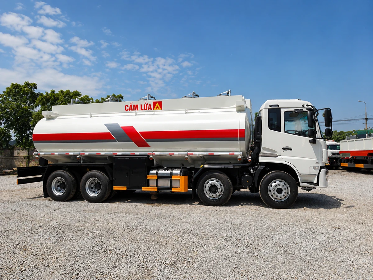Xi téc chở xăng 24m3 Dongfeng phục vụ vận chuyển nhiên liệu cho cây xăng và khu công nghiệp