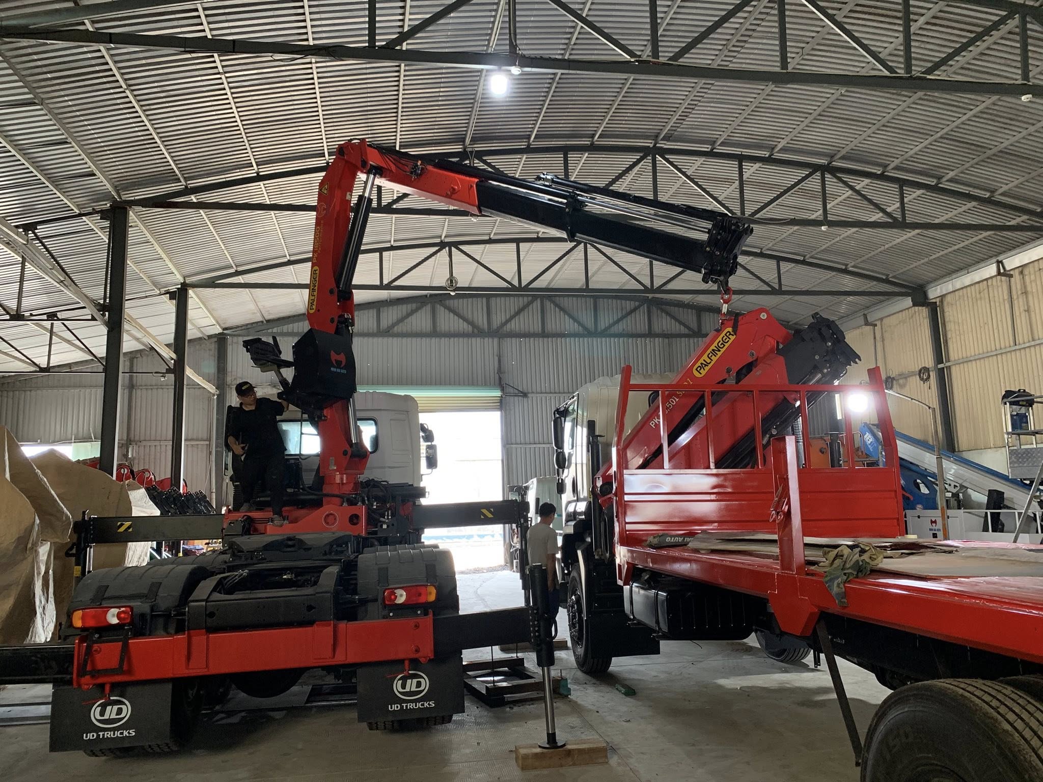 cẩu robot Palfinger Áo