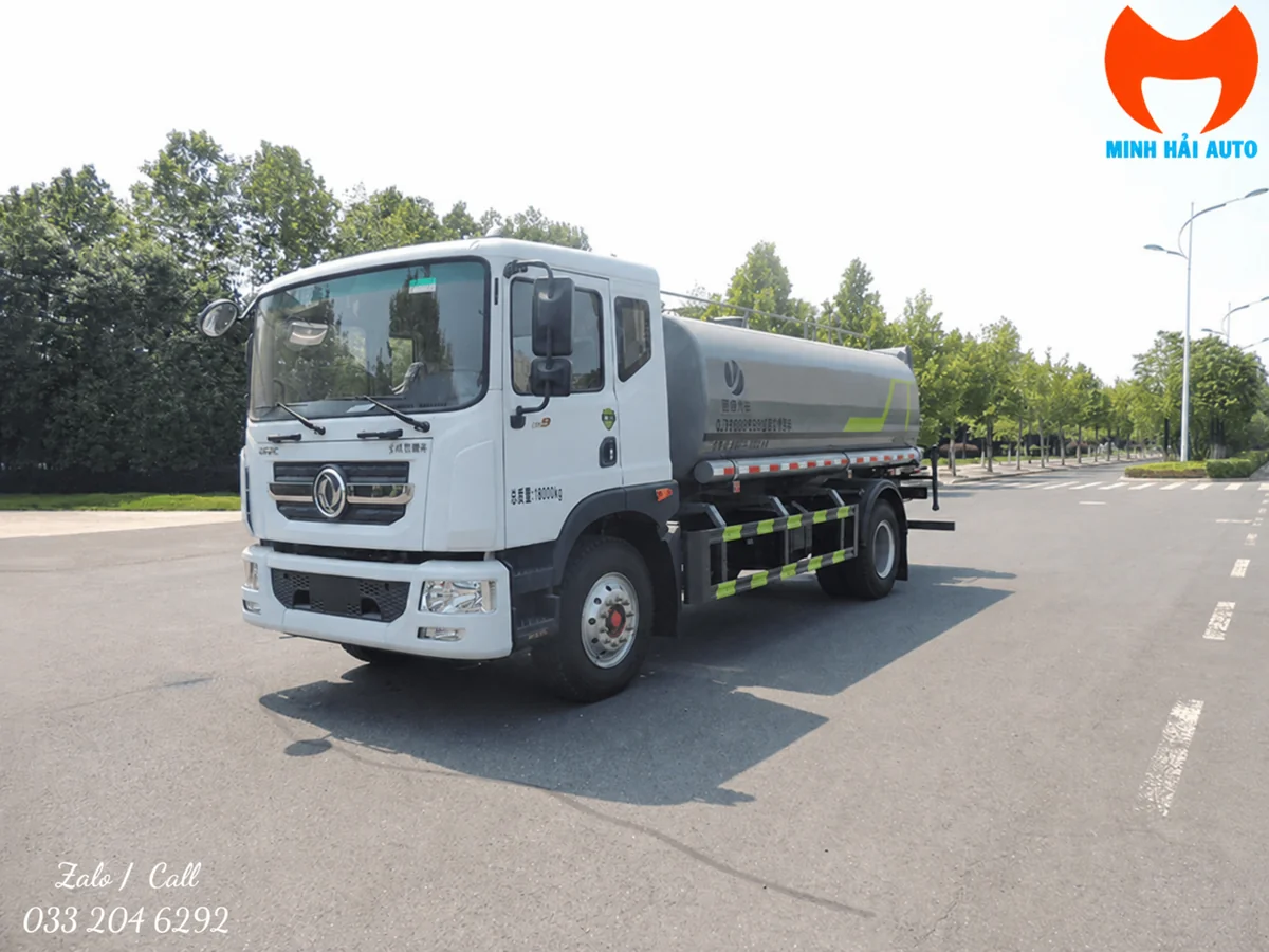 Xe xi téc phun nước Dongfeng D9 màu trắng xám nhìn từ góc trước bên trái