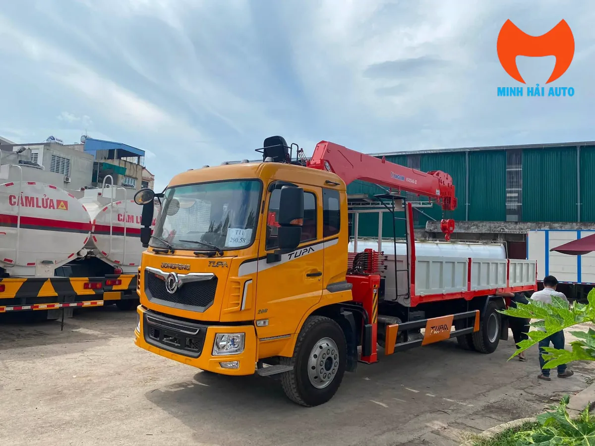 Dongfeng Yuchai 200HP gắn cẩu Kanglim KS1256G-II 7 tấn 6 đốt