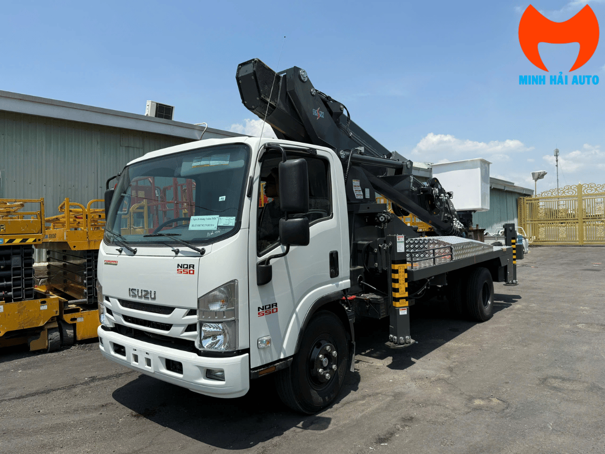 xe-nang-nguoi-23m-isuzu-nqr