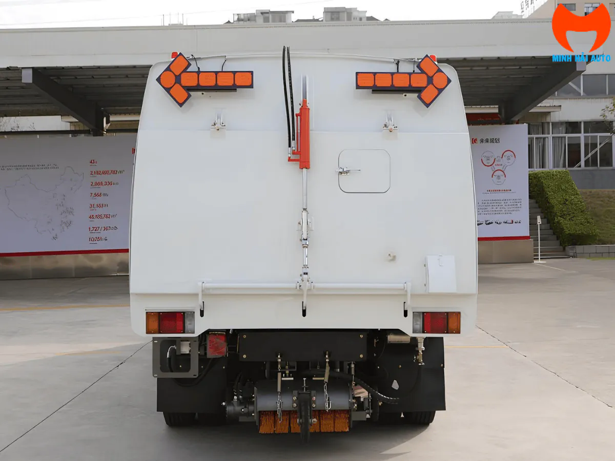 Mặt sau thùng chuyên dùng của xe Fulongma FLM5110TSLQL6