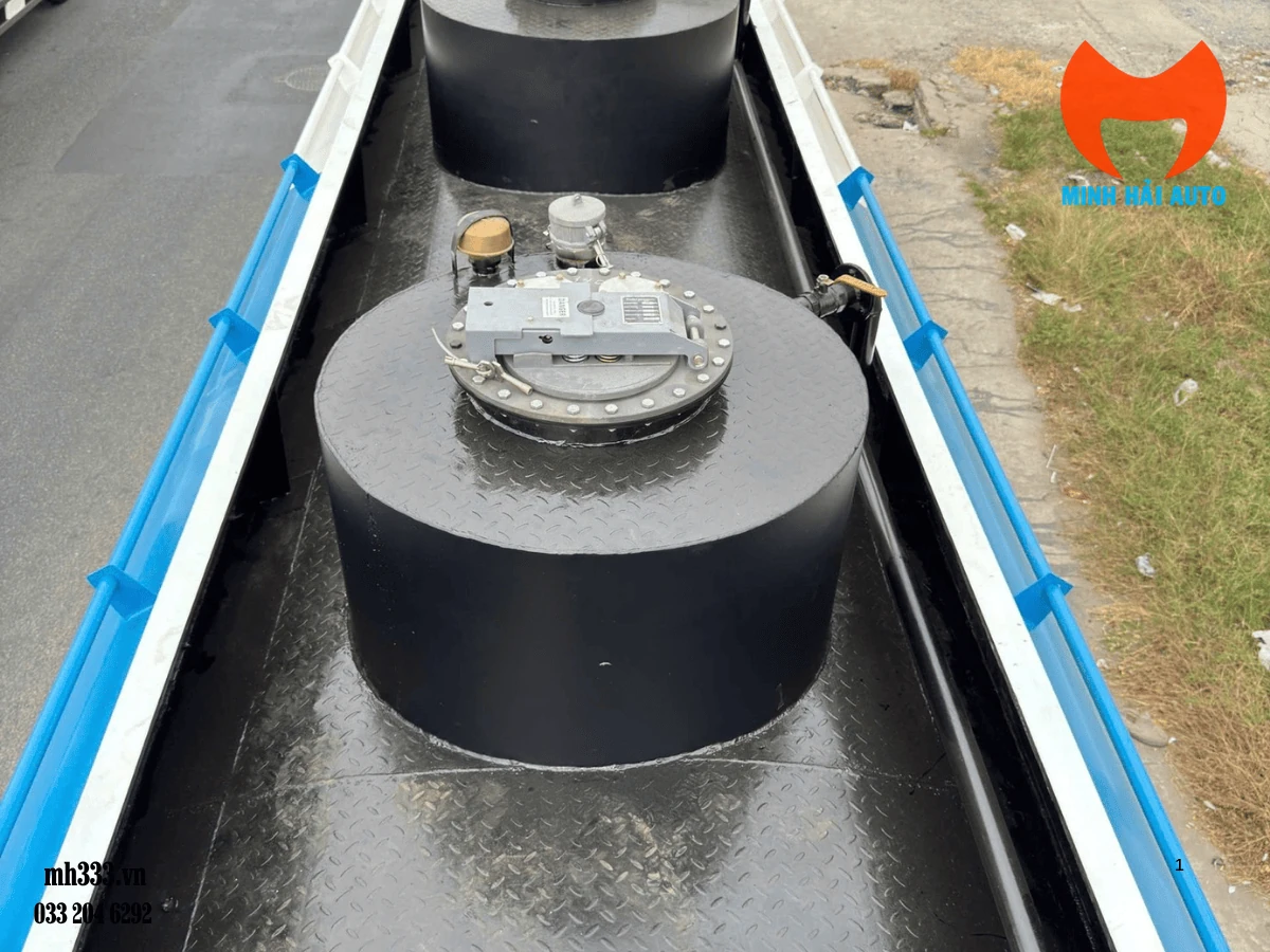 Hệ thống van và họng xả của bồn xi téc Hyundai HD320
