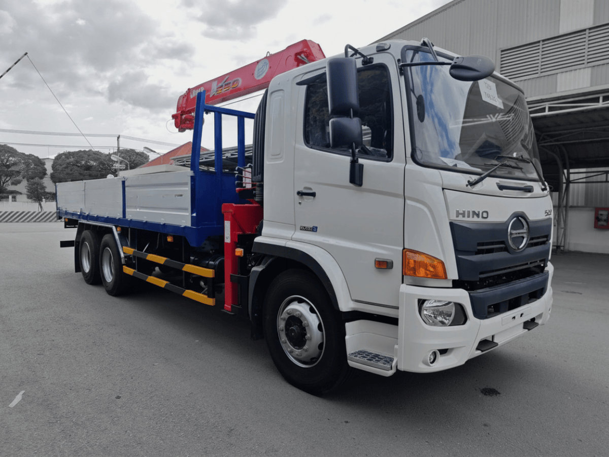 xe-cau-hino-5-tan-unic-v550-hino-xzu730l