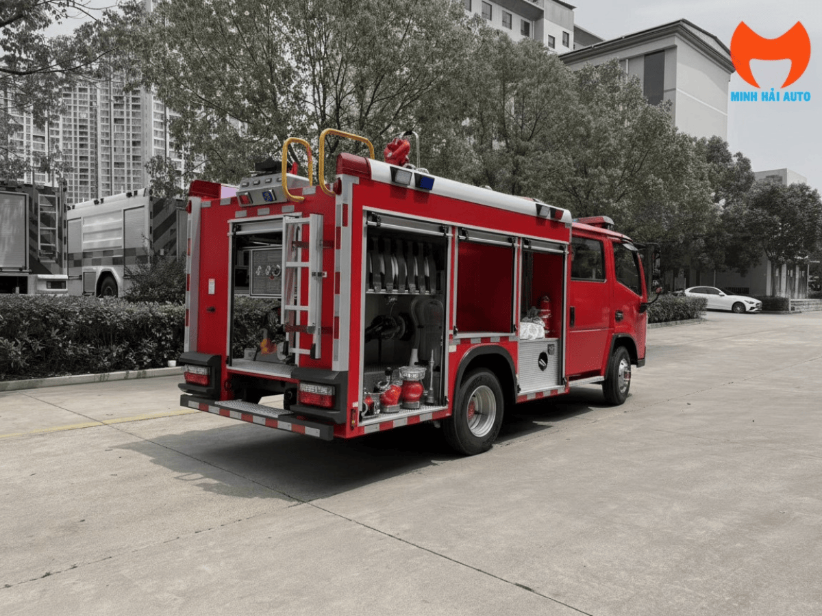 xe-cuu-hoa-dongfeng-8-khoi-nhap-khau-2025