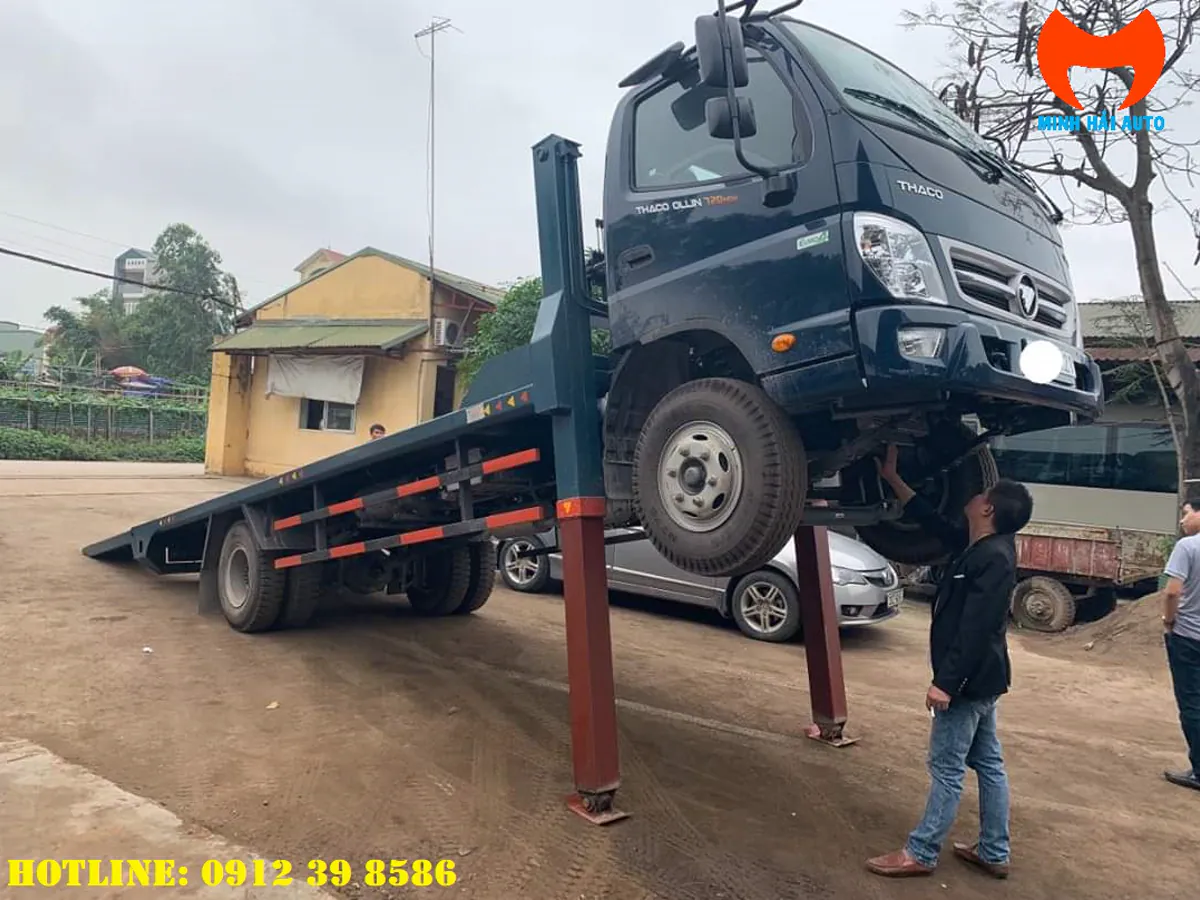 Chân chống nâng đầu trên xe Ollin 720.E4
