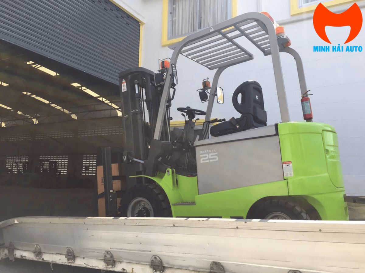 Khoang vận hành xe nâng Zoomlion FD35H