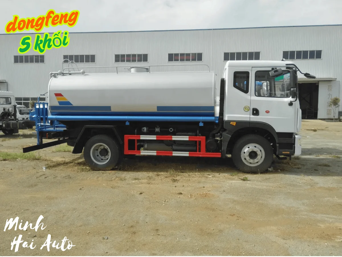 Xe bồn phun nước Dongfeng 5 khối cabin trắng, bồn trắng xanh nhìn ngang