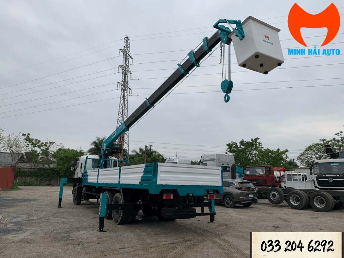 xe-cau-nang-nguoi-xe-thang-nang-nguoi