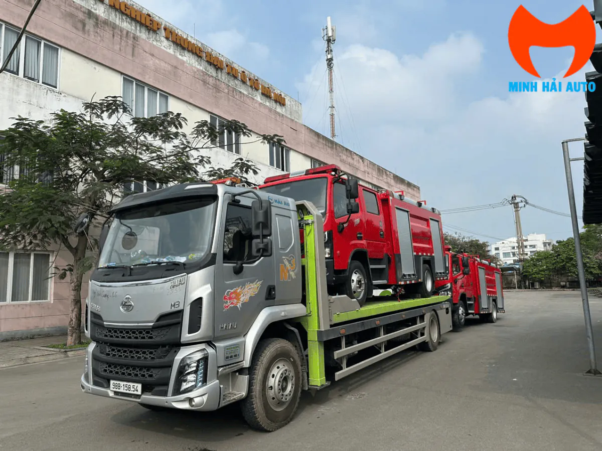 Xe chữa cháy Hyundai HD260 trên xe vận chuyển