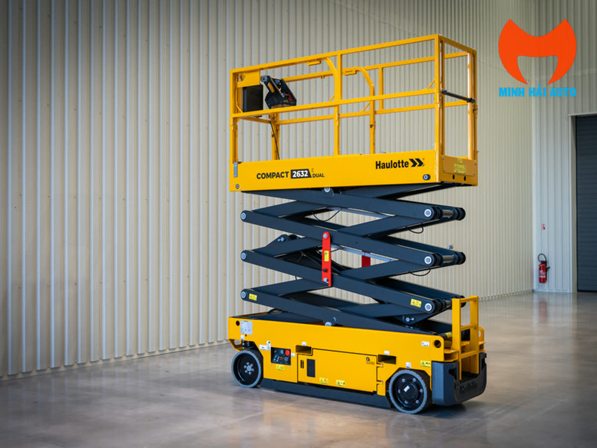 Phân Biệt Xe Cắt Kéo Và Boom Lift: Khi Nào Chọn Cột Dọc?