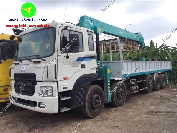 Xe tải Hyundai HD360 gắn cẩu Hyundai Everdigm 10 tấn nhìn tổng thể