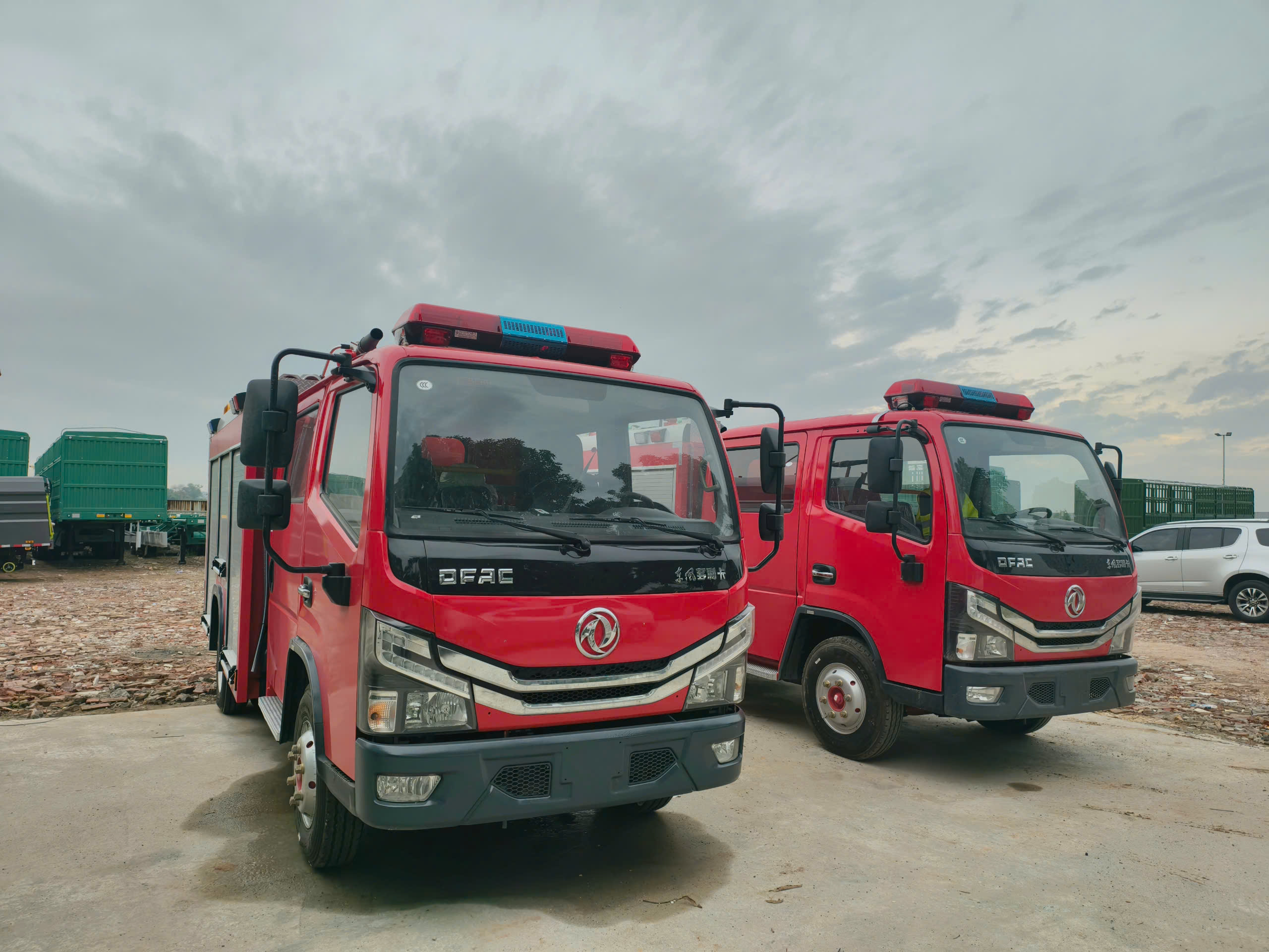 xe-cuu-hoa-chua-chay-re-nhat-dongfeng-2-3-khoi