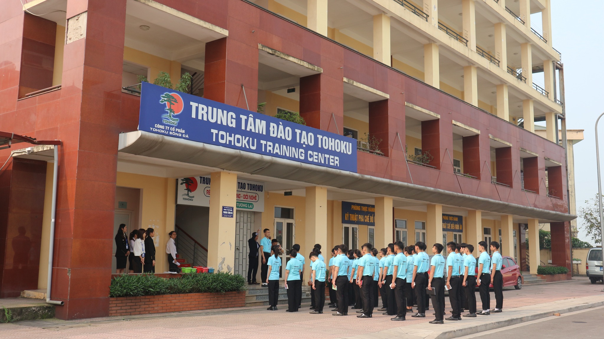 HOẠT ĐỘNG RÈN LUYỆN ĐẦU TUẦN TẠI TOHOKU SÔNG ĐÀ