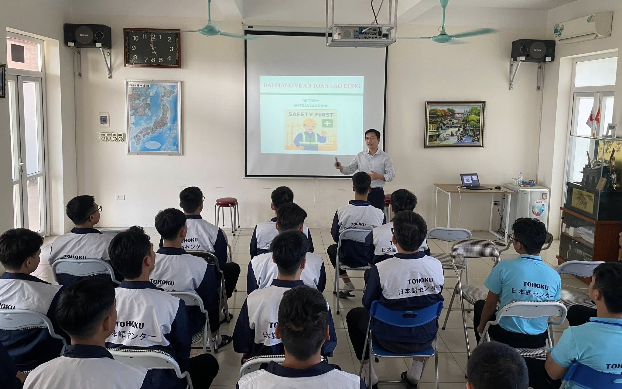 [ 15.04.2025 ] BUỔI HỌC AN TOÀN LAO ĐỘNG - HÀNH TRANG VỮNG CHẮC CHO NGÀNH XÂY DỰNG