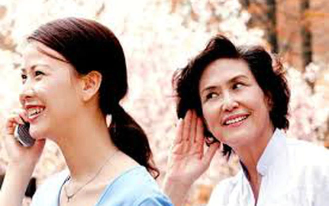 CON ĐI DU HỌC RỒI, BỐ MẸ NÊN LIÊN LẠC NHƯ THẾ NÀO VỪA QUAN TÂM NHƯNG VẪN GIÚP CON TỰ LẬP