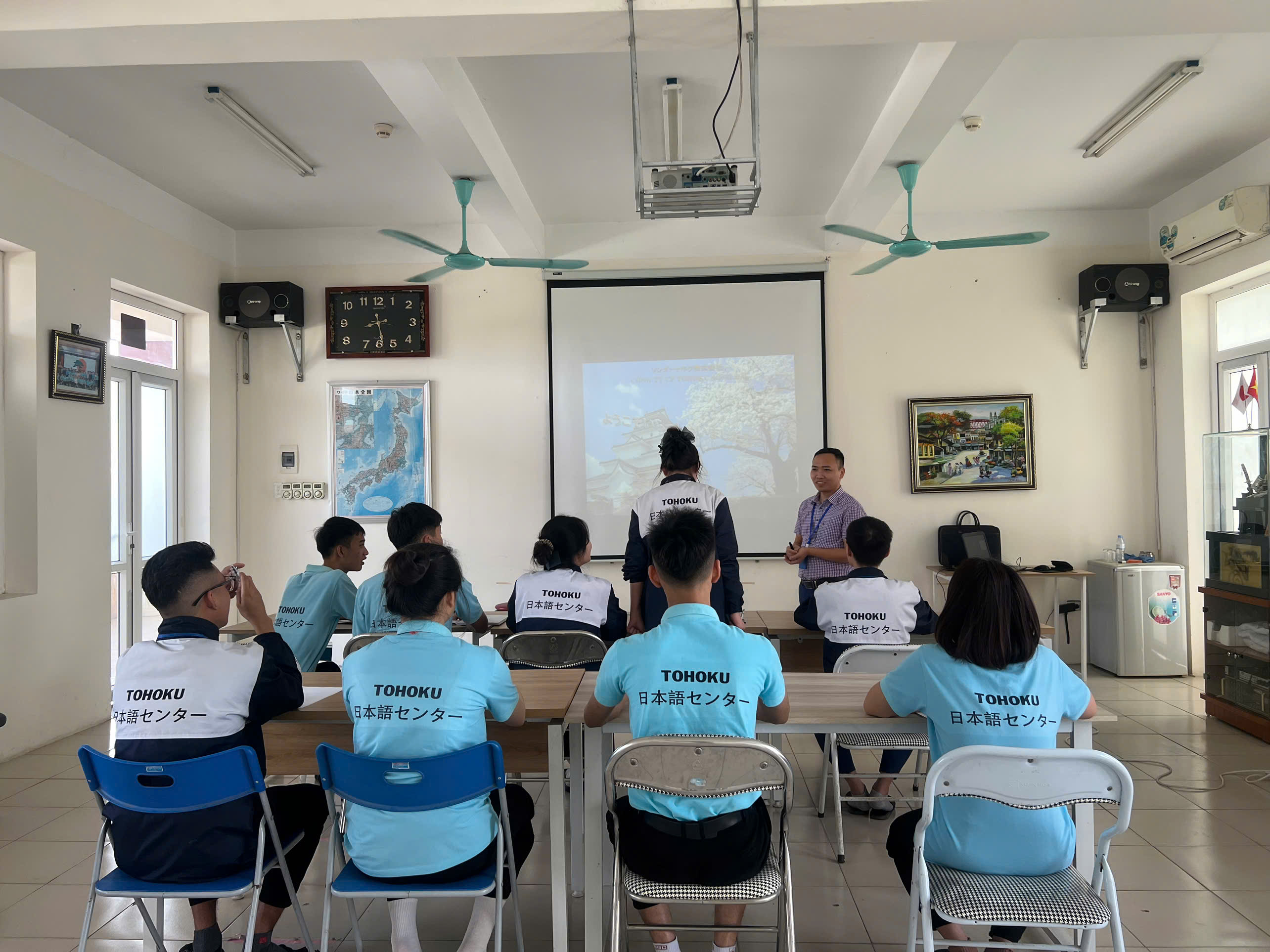 [ 16.04.2025 ] TỔ CHỨC BỒI DƯỠNG KIẾN THỨC CHO TTS CÓ TƯ CÁCH LƯU TRÚ SẮP XUẤT CẢNH ( KỲ THÁNG 04-05/2025)