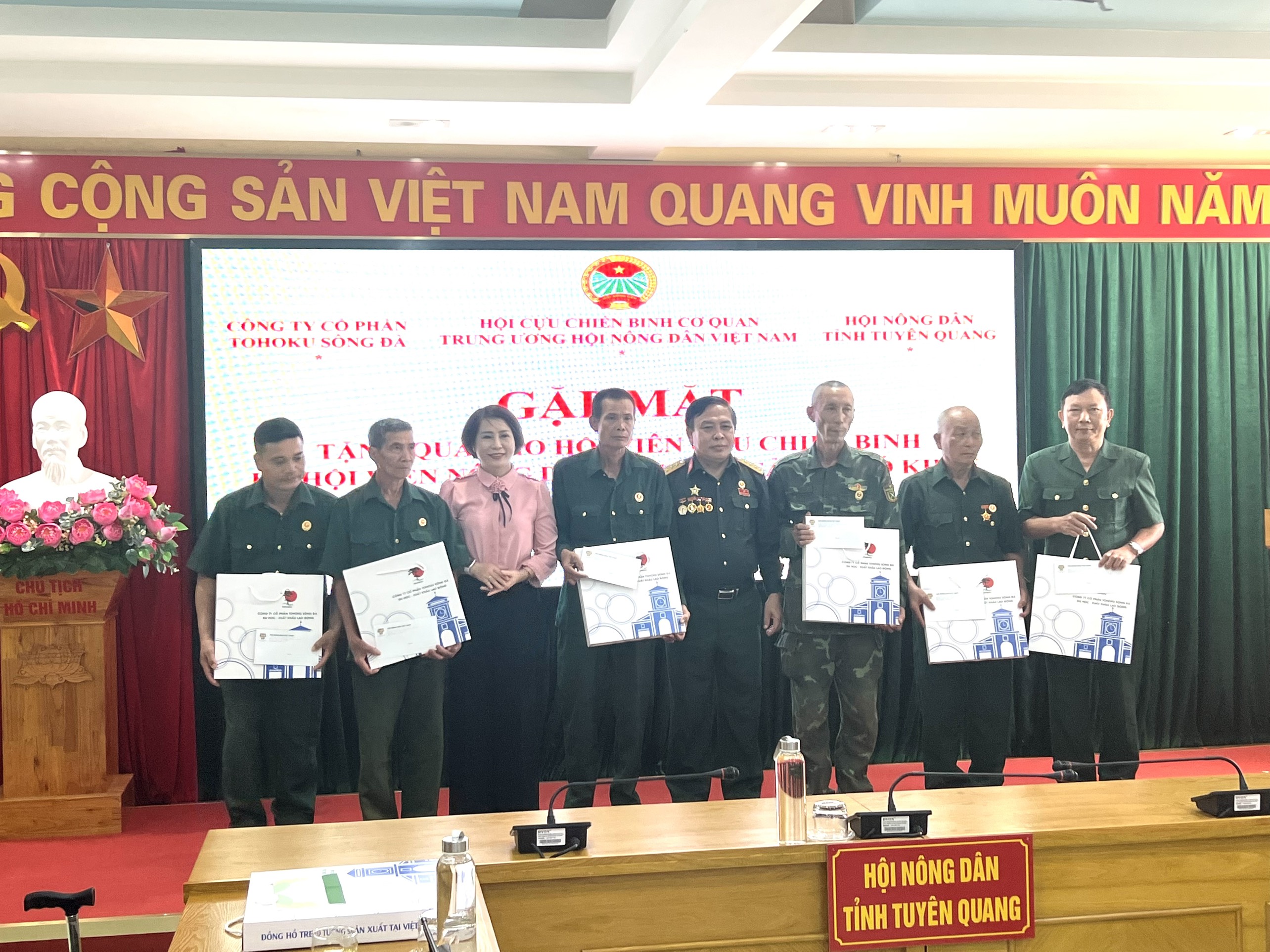 TRI ÂN CÁC  CHIẾN SĨ  TẠI CHIẾN TRƯỜNG XƯA
